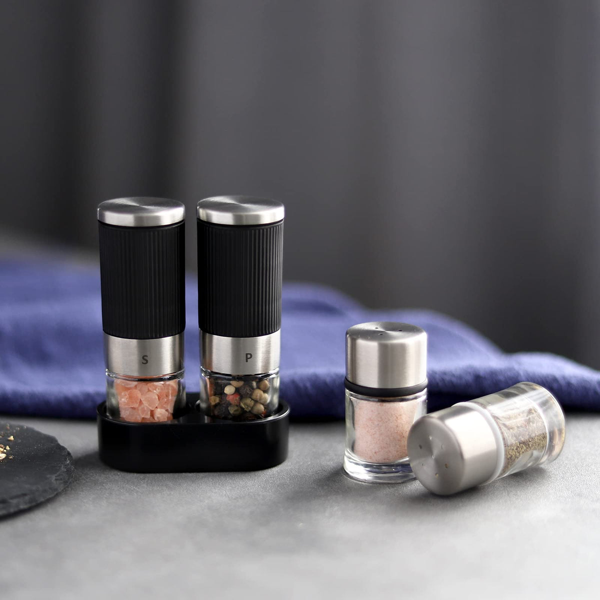 VEVOK CHEF Mini Salt and Pepper Grinder set with 2 Small Salt and Pepper Shakers Portable Cute Tiny Spice Grinder Pepper Mill Salt Grinder for Travel, Work, Camping, Party, School, Lunch Box