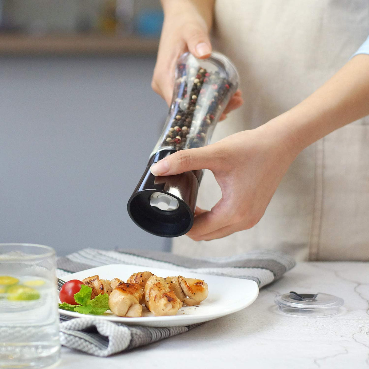 VEVOK CHEF Salt and Pepper Grinder Set Stainless Steel Black Salt and Pepper Mill with Adjustable Coarseness Salt Shaker Set Spice Grinder Black Pepper Grinder Refillable Home Kitchen