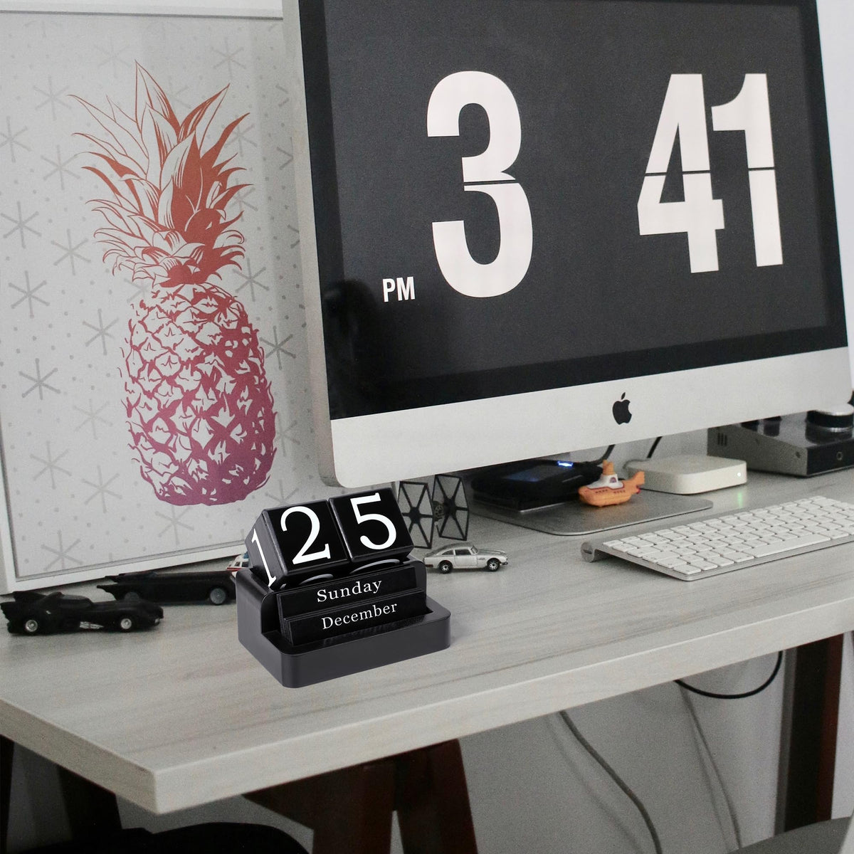 EASEYA Wooden Block Calendar for Desk, Daily Desktop Perpetual Desk Calendar, Modern Farmhouse Aesthetic Desk Accessories for Home Office Decor, Teacher, Classroom, Reusable Yearly, Black