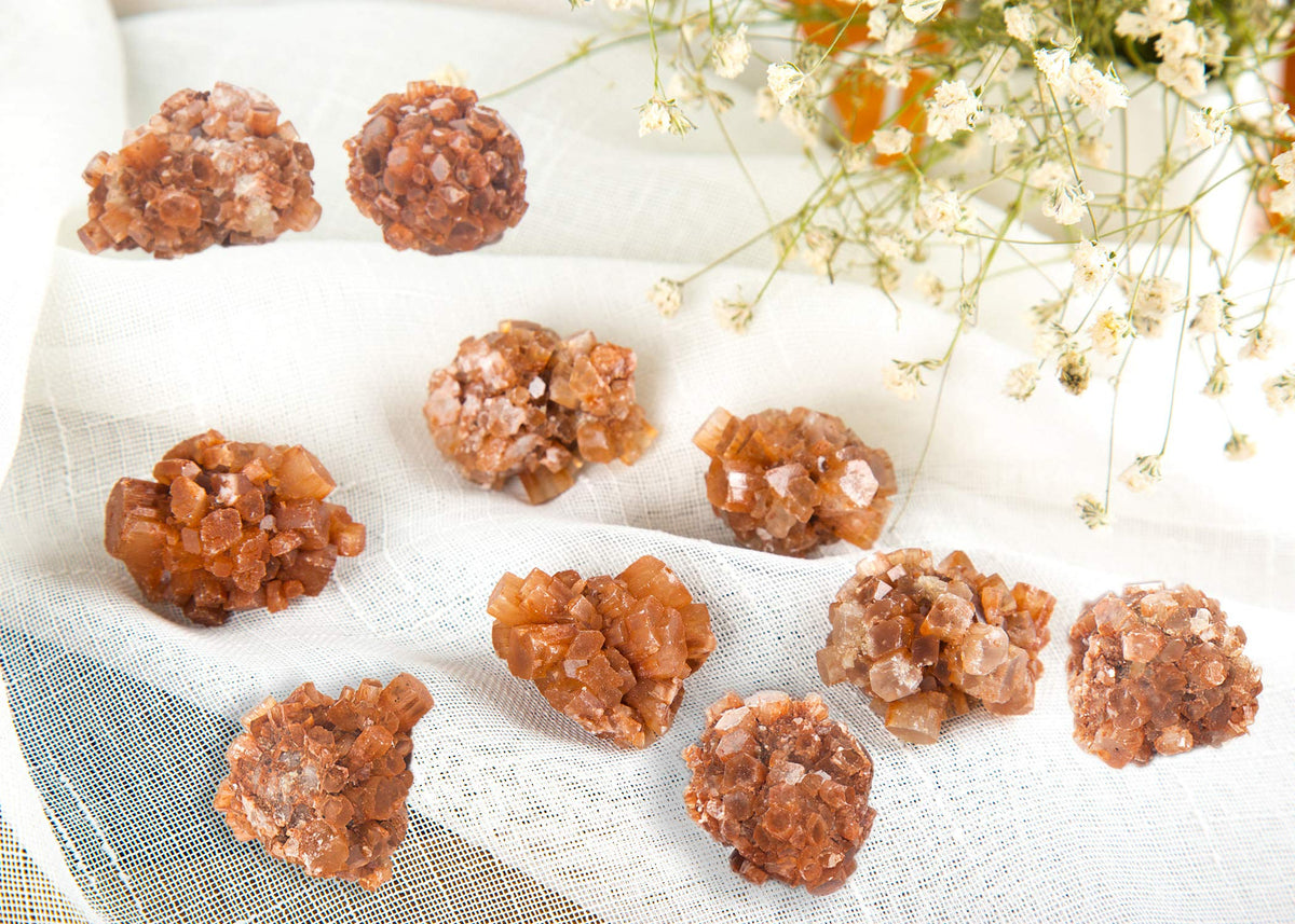 JIC Gem 10 pcs Beautiful Natural Aragonite Crystal Cluster Healing Crystal Quartz Cluster Irregular Home Decoration Specimen Figurine(3-4cm