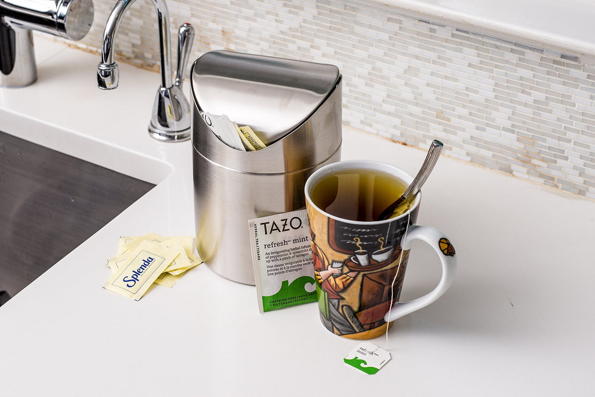 Estilo Mini Countertop Trash Can | Brushed Stainless Steel, Swing Top Lid Trash Bin, Silver 1.5 L / 0.40 Gallon | Kitchen Countertop, Bedroom, Bathroom, Home Office, Desktop, Table Top Trash Can