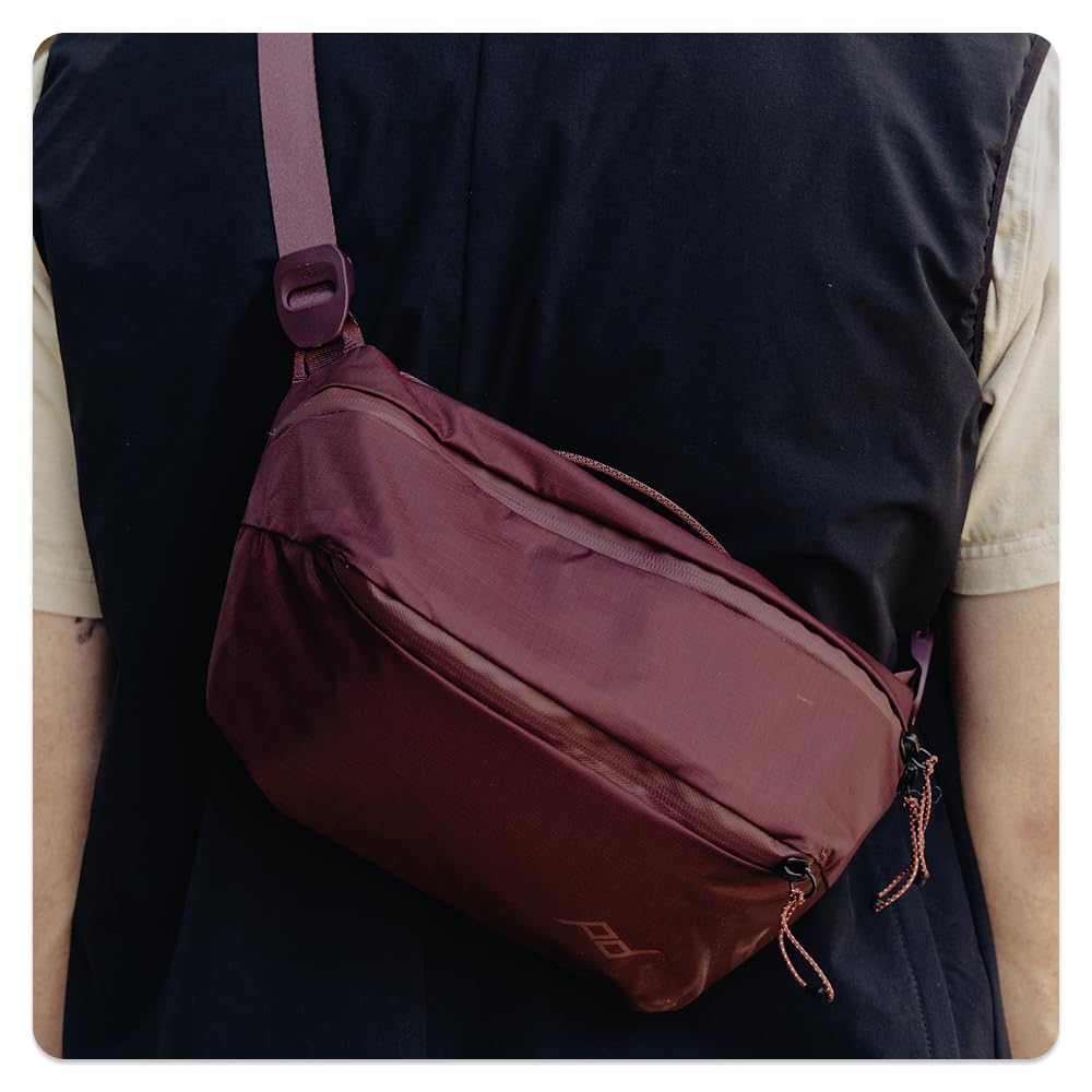 Peak Design Outdoor Sling 4L, Black, Padded Adjustable Shoulder Strap for Crossbody & Waist Carry, 3 Mesh Internal Pockets, Ideal for Carrying Cameras & Essentials, Versatile Sling Bag for Men & Women