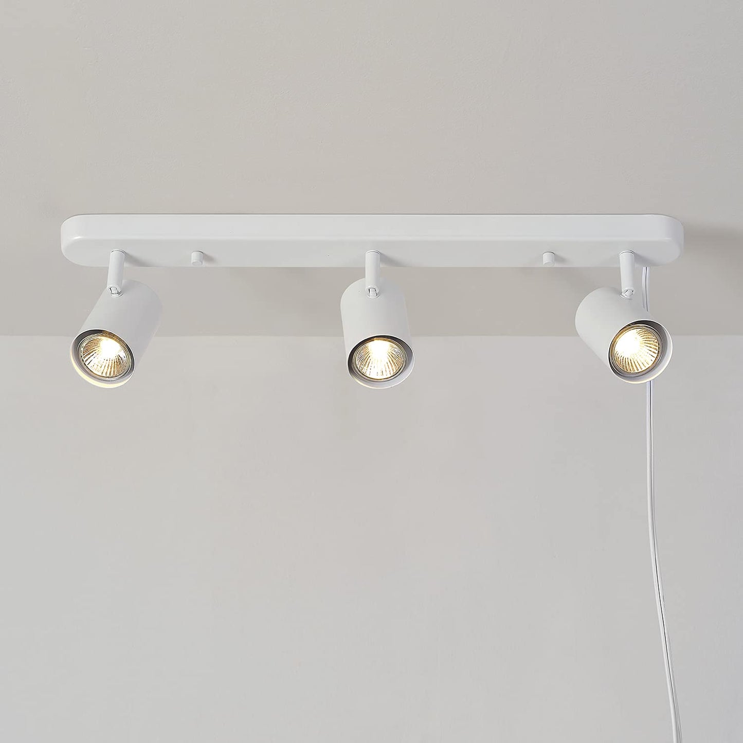Globe Electric 60024 3-Light Plug-in Track Lighting, Adjustable Heads, Matte White Finish, 22-inch, 15-Foot Cord with in-Line Switch, Compatible with GU10 Base Bulbs (Sold Separately)