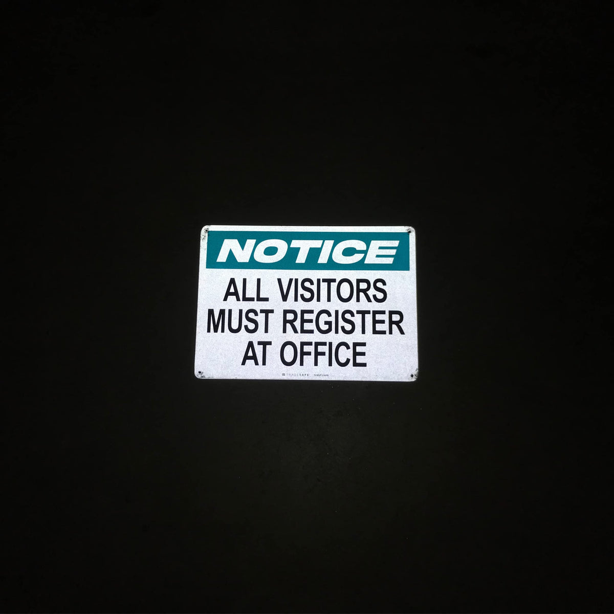 TRADESAFE All Visitors Must Register At Office - Aluminum Safety Sign, Quick Install Signs for Business, Light Reflective, UV-Resistant 14” X 10” Visitor Sign In Metal Signs