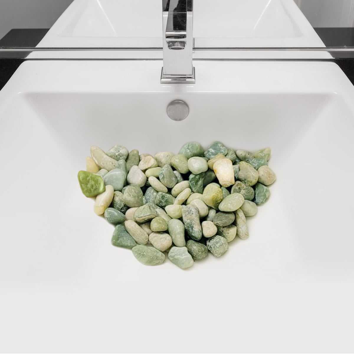 FANTIAN 5 lbs Green River Rocks for Plants, 2-3 Inch Jade Pebbles for Indoor Plants, Decorative Stones Rocks for Succulent, Landscaping, Vases, Crafting and Garden