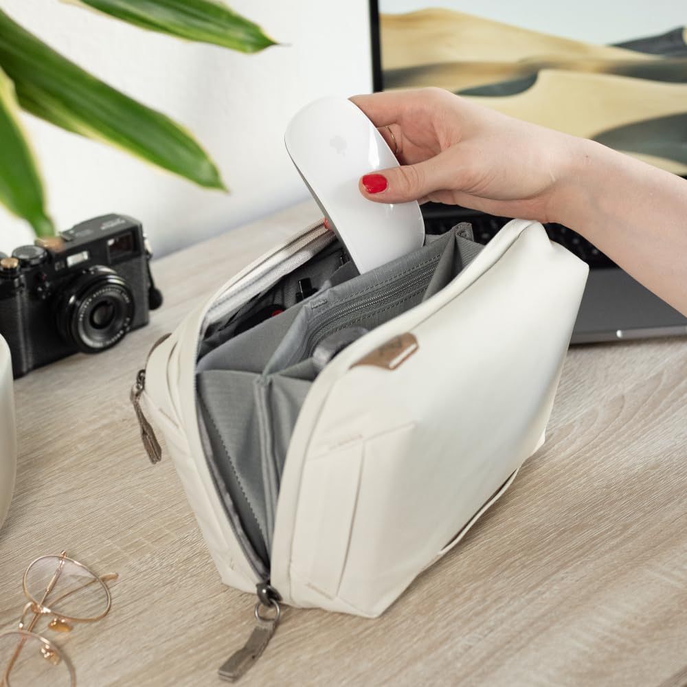 Peak Design Tech Pouch, Coyote, Electronics Organizer for Travel or Everyday Carry, Origami-Style Storage, Cable Pass-Through, Weatherproof, Gear Carry Bag for Men and Women