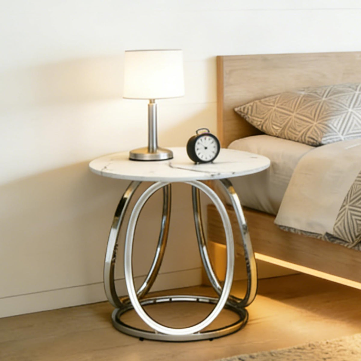 O&K FURNITURE Silver End Table, Round Side Table with Faux Marble Veins, Modern Nightstand for Bedroom, Living Room, Home Office, 1PC