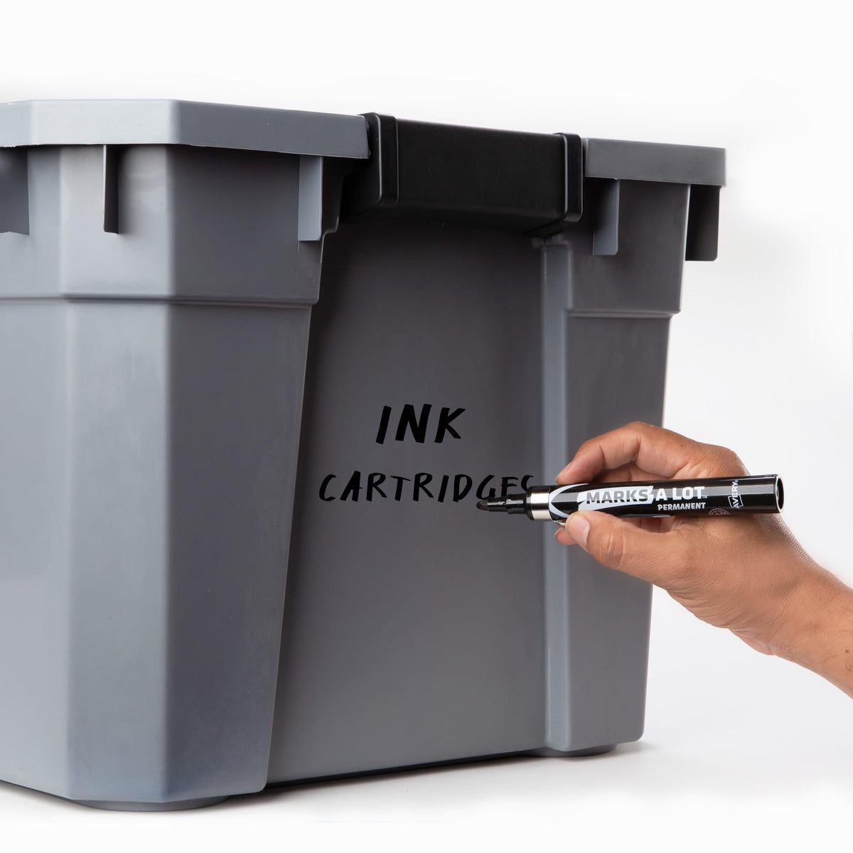 Avery Marks-A-Lot Permanent Markers, Large Desk-Style Size, Bullet Tip, Water and Wear Resistant, 12 Black Markers (24878)
