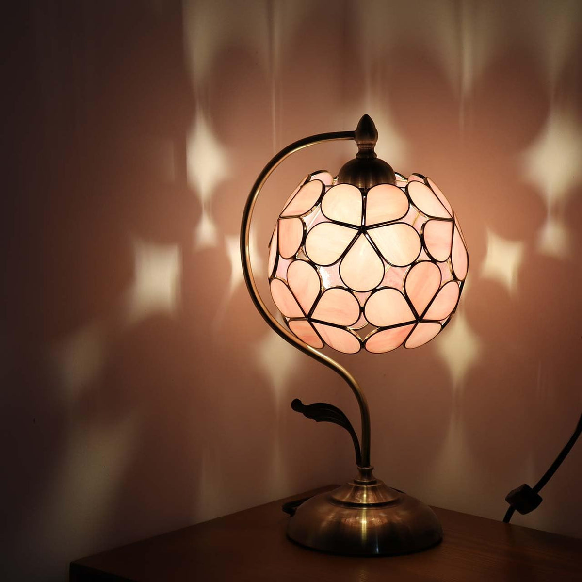 Bieye L10836 Tiffany Style Stained Glass Flower Petal Table Lamp with Brass Base for Home Décor (Pink, 8“ Flower Ball)