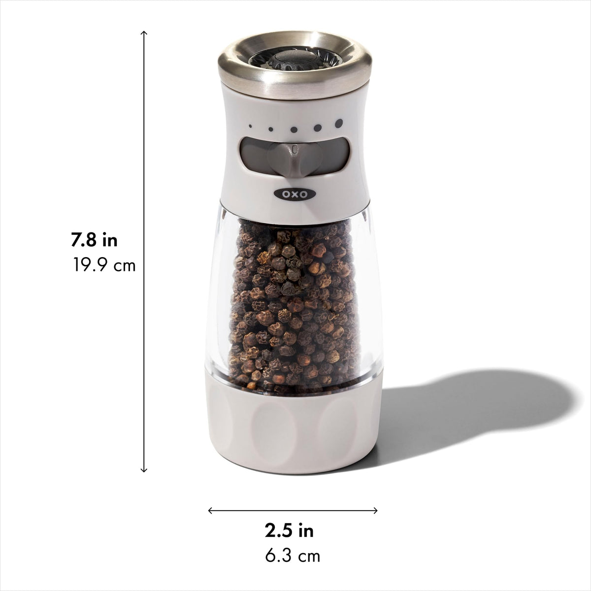 OXO Good Grips Contoured Mess-Free Pepper Grinder, Adjustable Ceramic Grinder with Five Settings, Black Pepper Mill for Home and Kitchen, Spice Tool and Kitchen Gadget