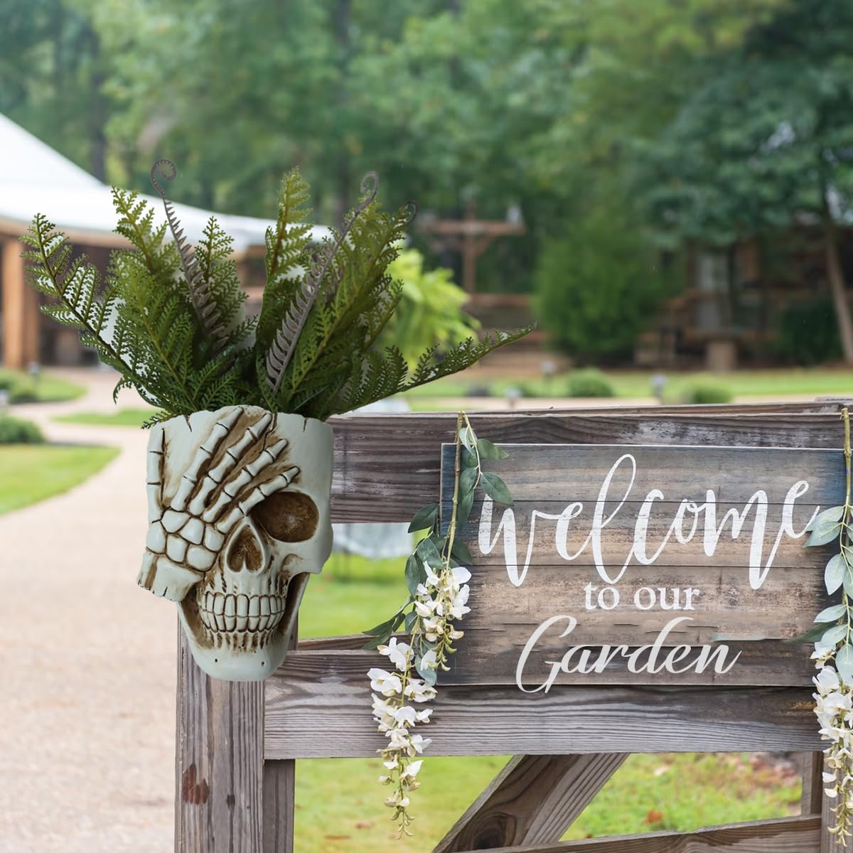 Dolkgy Skull Wall Planter for Home Décor, Resin Skeleton Gothic Planter for Indoor Outdoor Plants Decorations, White Hanging Skull Vase Unique Spooky Face Flower Pot Head Planters
