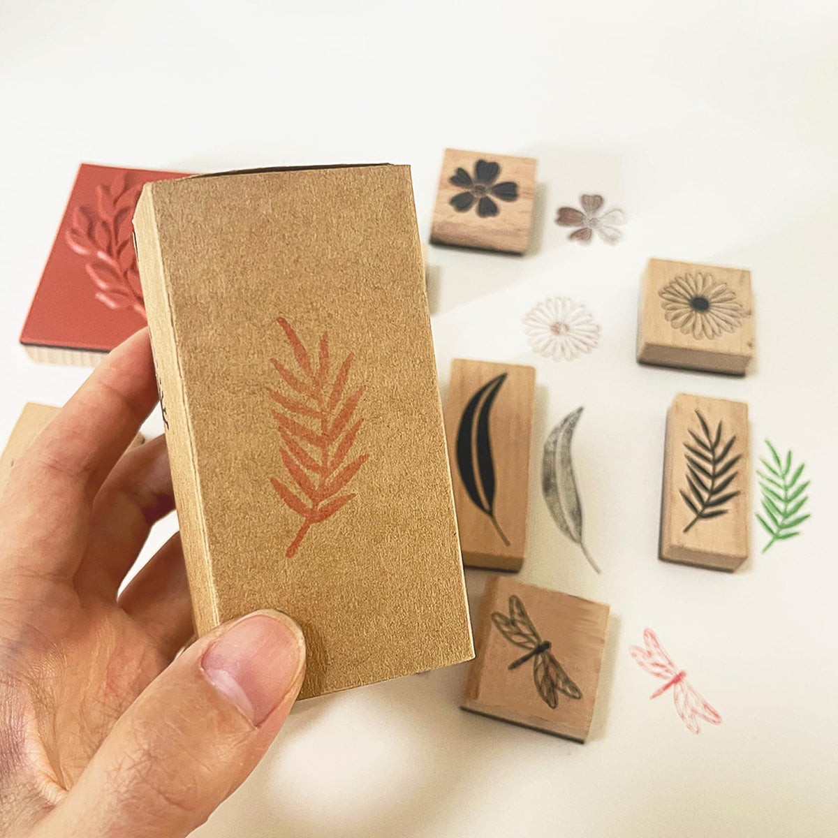 Wissppoott 15 Pcs Vintage Wood Rubber Stamp Set - Antique Butterfly, Leaves, Branch, Plant, Ladybug& Bird Stamps for DIY Scrapbooking, Craft Cards, Gift Wrapping & Journal Art