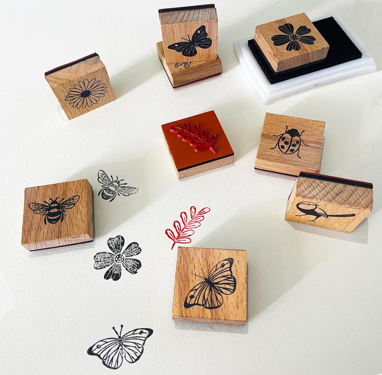 Wissppoott 15 Pcs Vintage Wood Rubber Stamp Set - Antique Butterfly, Floral, Plant, Ladybug& Bird Stamps for DIY Scrapbooking, Craft Cards, Gift Wrapping & Journal Art