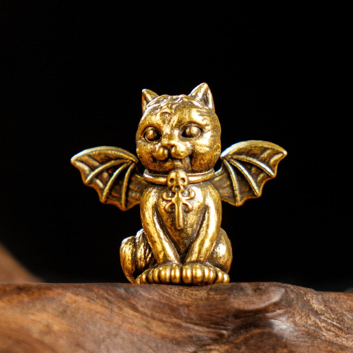 CHOVY Retro Handcrafted Evil Cat Sculpture - 100% Solid Brass Demon Cat Figurine with Wings & Fangs | Gothic Dark Fantasy Desktop Decor, Collectible Art Piece Unique Gift