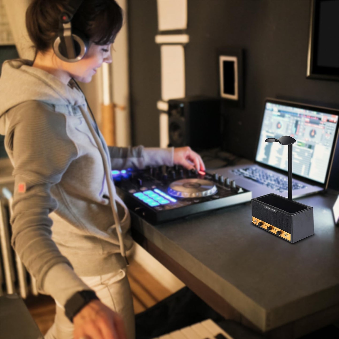 Lesdexzz Headphone Stand with Cable Storage, Display Music Lovers' Decorative Items & Suitable Headphone Holder, Contains 1 Base 1 Support Rod 1 Headrest (Cloth Texture Black)