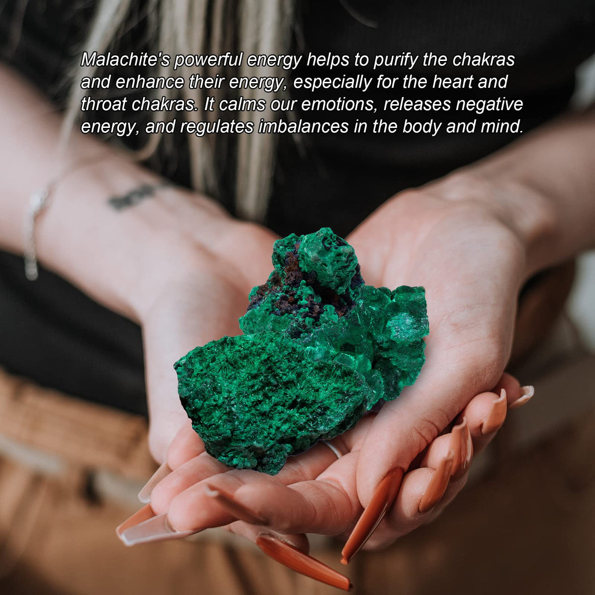 Apengshi Natural Malachite Crystal Stone 0.11-0.22lb Raw Malachite Stone Irregular Rough Malachite Mineral Specimen Original Shape Healing Crystal Gem Worry Relief Stress with Gift Box