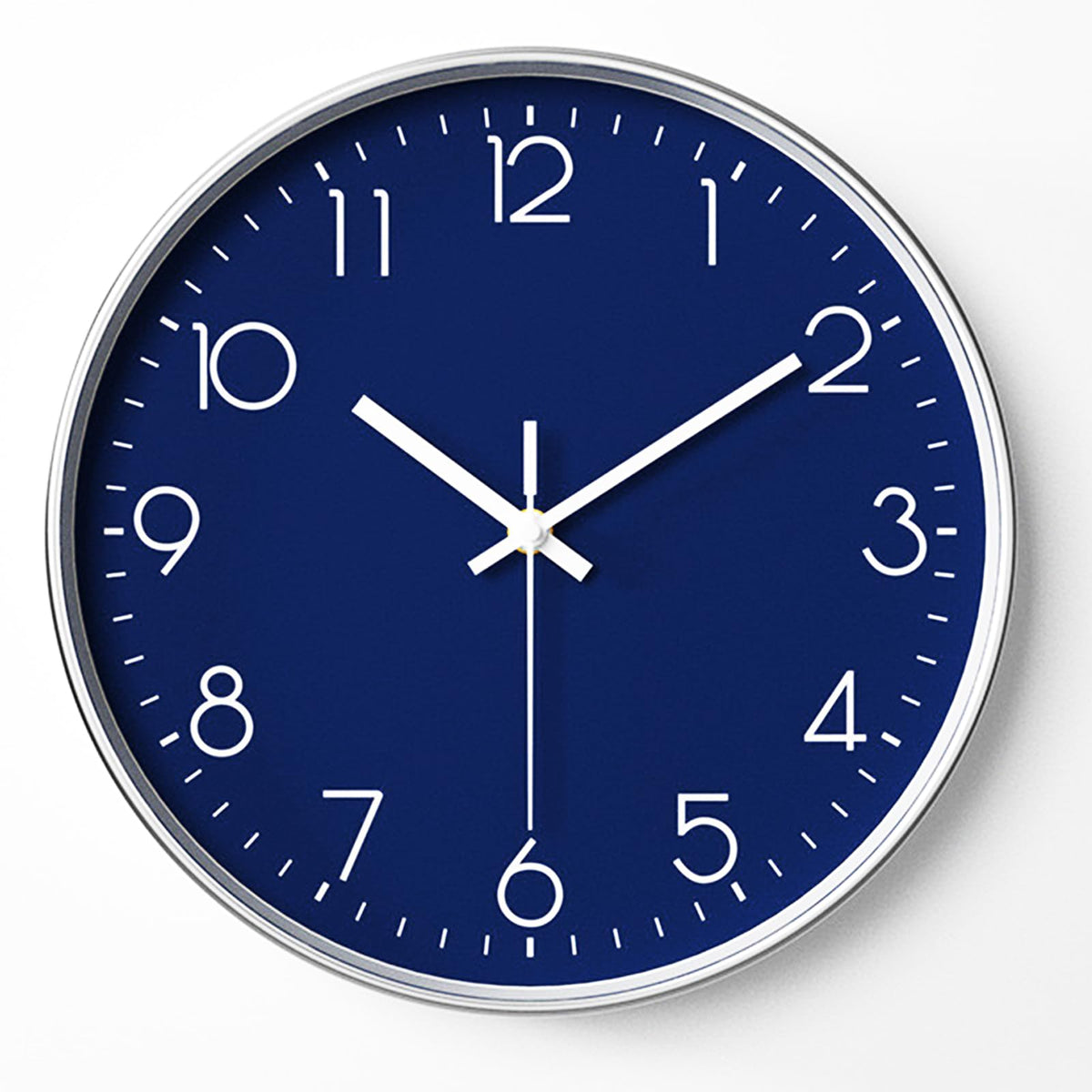 SENYURI Navy Blue Modern Wall Clock for Living Room Decor, 14 Inch Large Wall Clock Silent Battery Operated, Classic Round Analog Clock for Bedroom, Kitchen, Office, Bathroom, Outdoor Patio, Pool