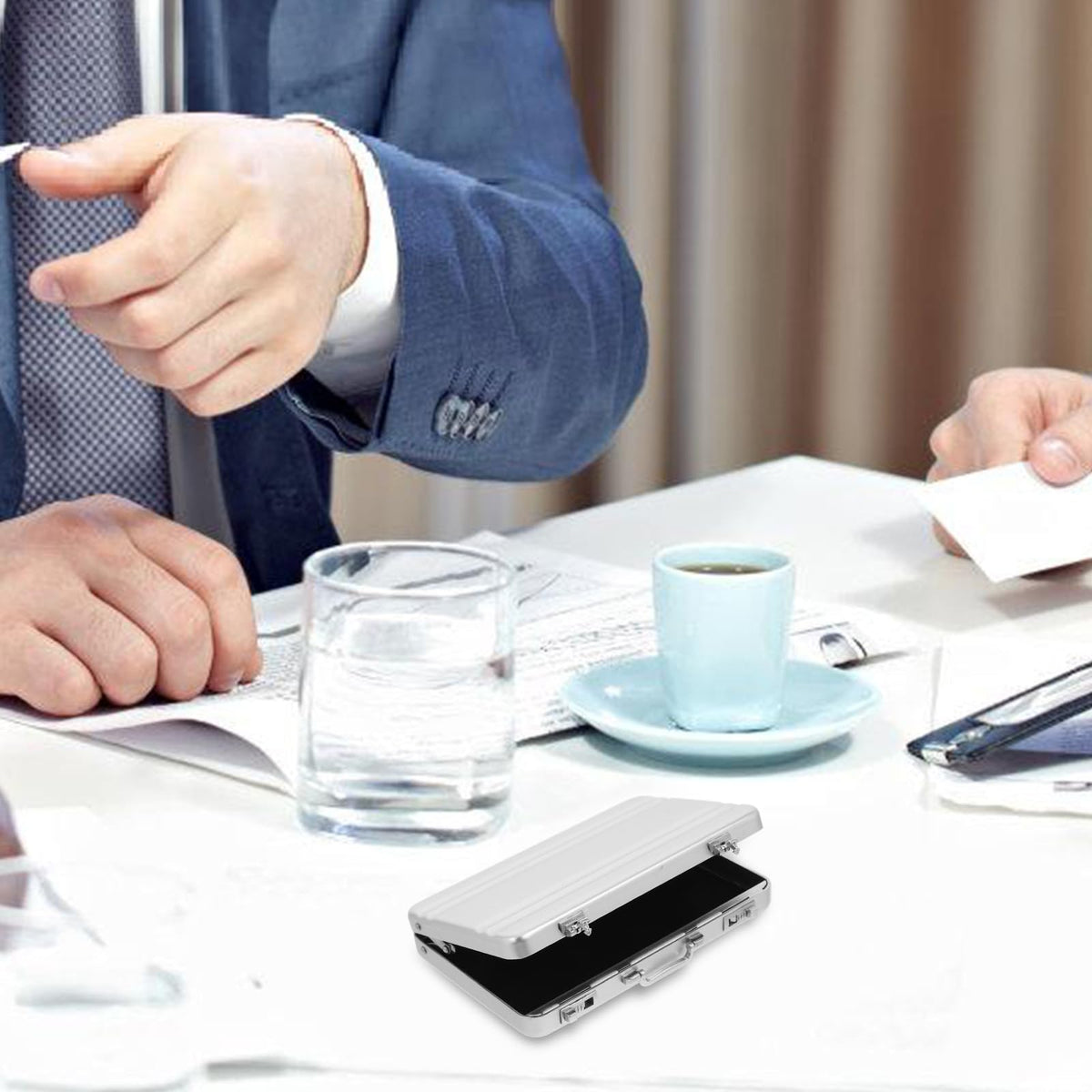 Tofficu Business Card Holder, Aluminum Alloy Name Card Case with Handle, Mini Metal Briefcase Organizer for Business Meetings And Events Storage Men（sliver）