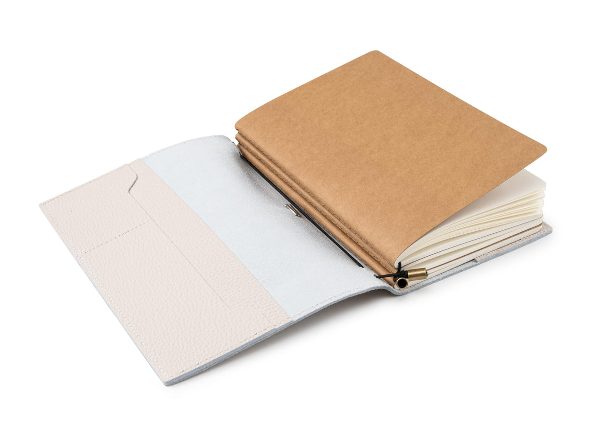 WANDERINGS A5 Travelers Notebook with Pockets, Oat Colour - Genuine Leather Journal, 6"x8.5"/15cmx22cm. Refillable Travel Journal Rugged Enough to Capture All Life's Adventures. 120 GSM Blank Inserts