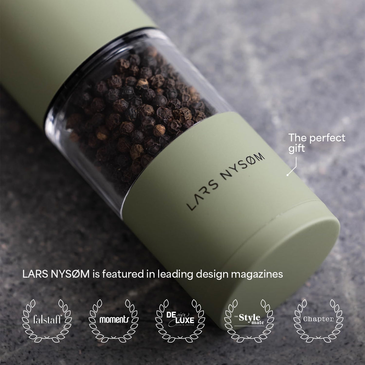 LARS NYSØM Salt and Pepper Grinder Set, Manual Salt and Pepper Mills with Adjustable Ceramic Grinder, Design Spice Shaker Set (Carbon Black)