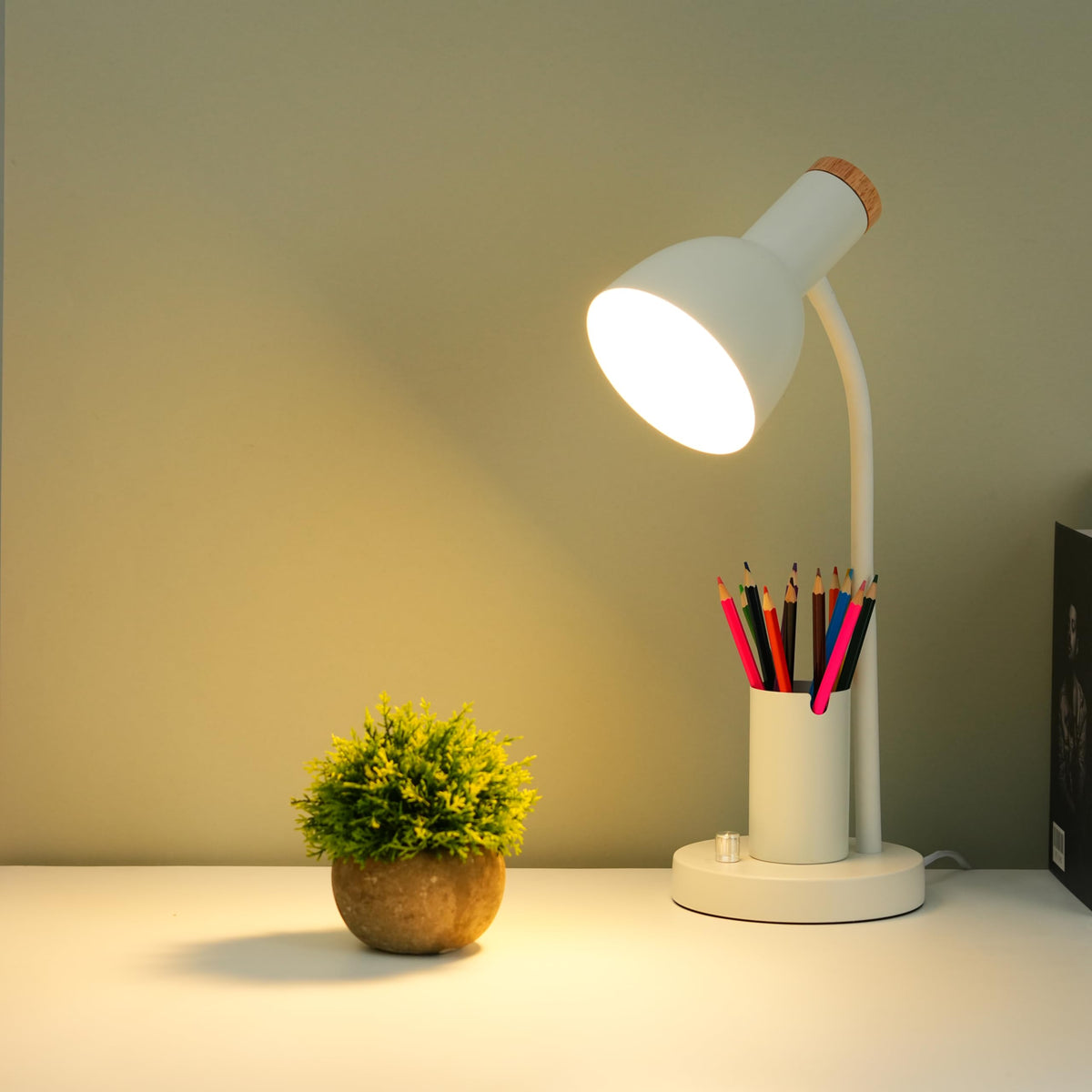 YSJUENAII Desk Lamp with Pen Holder, Green, Wood Accent, Adjustable Gooseneck, Modern Study Light (Green)