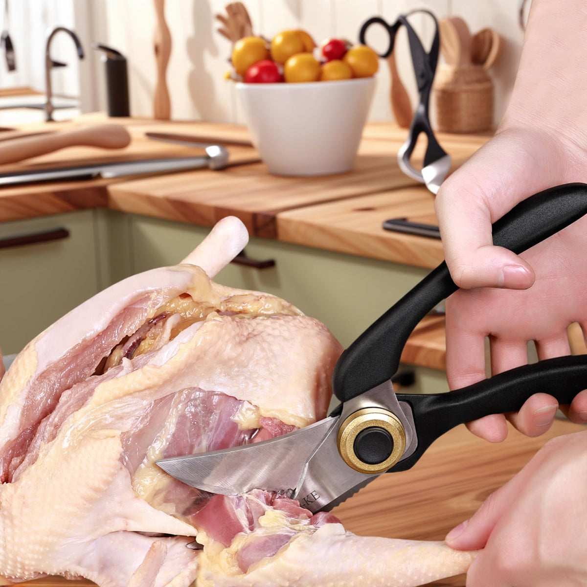Multifunctional, Heavy-Duty, Large Kitchen Scissors with Non-Slip Handle and Auto Unlock Feature – Ideal for Cutting Meat, Poultry, Roasts, Turkey, and Fish – Essential Everyday Kitchen Tool.