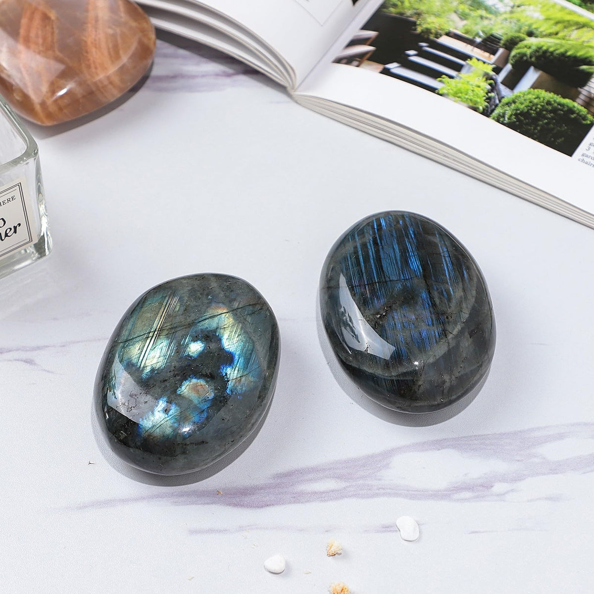 Sportmusies Natural Labradorite Stone for Home Desk Decoration, Polished Irregular-Shaped Labradorite Crystal for Reiki Healing Meditation, 2.24-3.85 inches