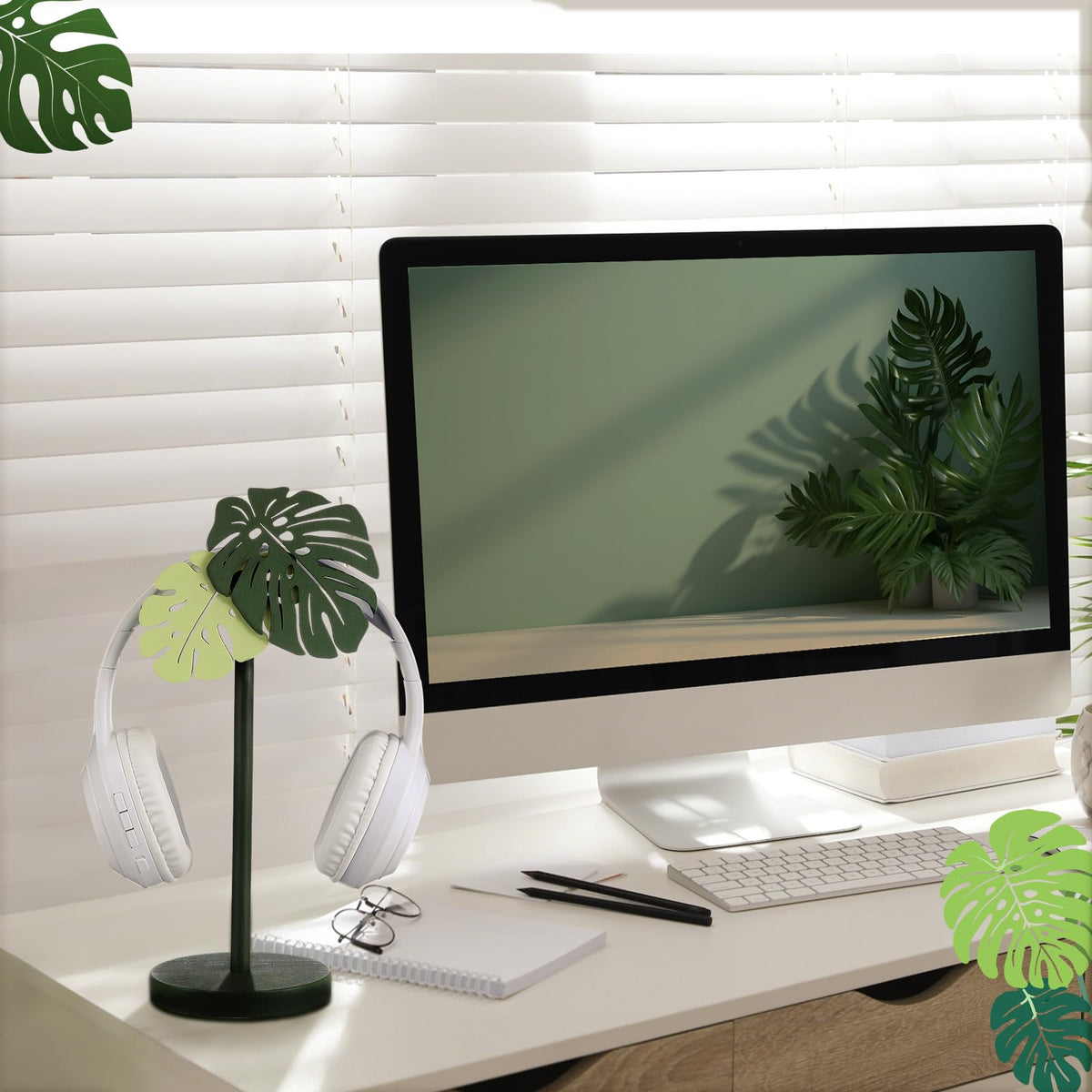 Yookeer Monstera Headphone Stand Cute Headphone Stand Decorative Palm Leaves Wood Desk Decor for Gamer Room Office Desk Gaming Gifts for Girlfriend Office Worker
