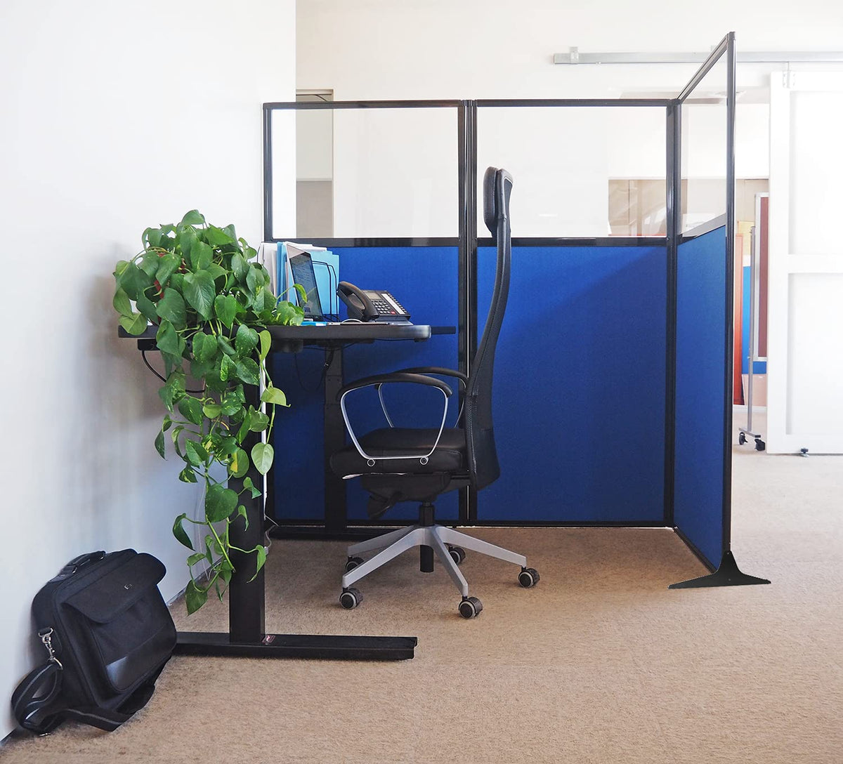 Versare Workstation Partition | Portable Wall Divider | Modern Office Cubicle | Free Standing Privacy Screen | Flexible Work Space | 66" x 70" Charcoal Gray Fabric Panels