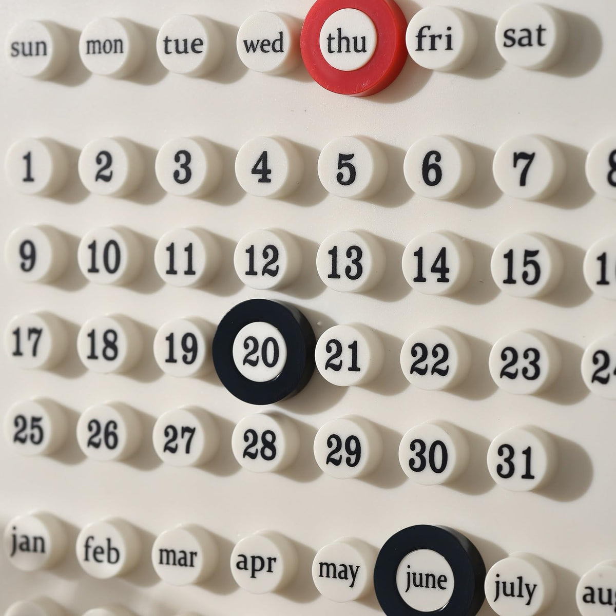MEMORY FISH Wooden Desk Calendar Perpetual Calendar Retro Home Unique Gifts,Month Date Display, Desk Decorations for Office, Desk Accessories Aesthetic, Cute Desk Decor(Creamy white)