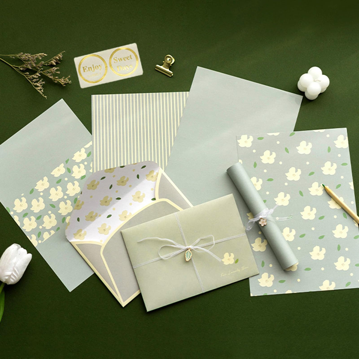72 Pcs Stationery Paper Envelopes Set Includes 24 Lined Writing Paper & 12 Envelopes, Cute Lovely Floral Letter Writing Stationery Paper Envelopes Kit for Girls Boys Office School Supplies (6Style)