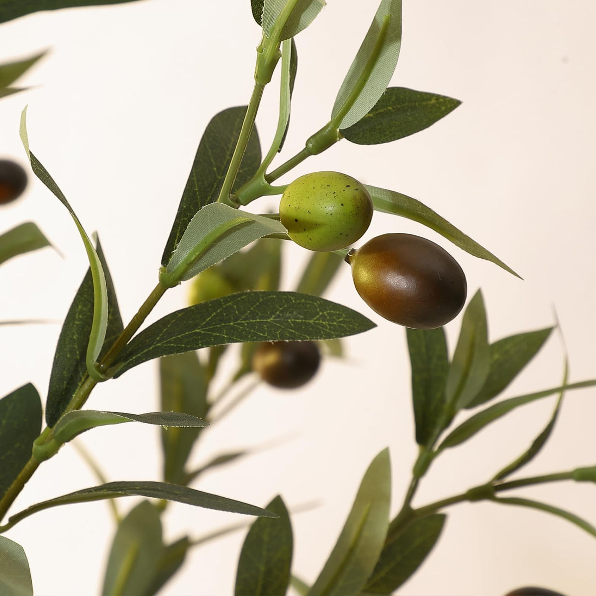 GAOMON Artificial Olive Tree 4.25FT(51in) Tall Faux Olive Trees with Silk Leaves for Home Office Living Room Decor Indoor Fake Olive Tree with Curved Wood Trunk and Lifelike Fruits 1 Pack