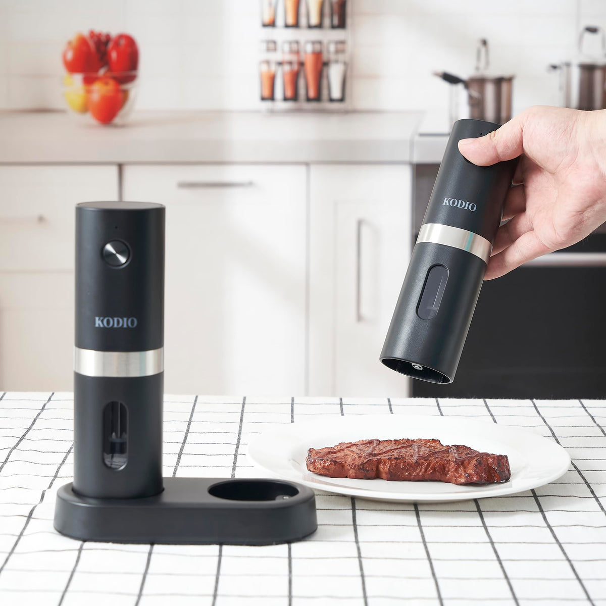 Electric Salt and Pepper Grinder Set, Rechargeable Base, Automatic Salt & Pepper Mill Refillable with USB Cables, Salt and Pepper Shakers, LED Light, One Hand Operation, 2 Adjustable Coarseness Mills