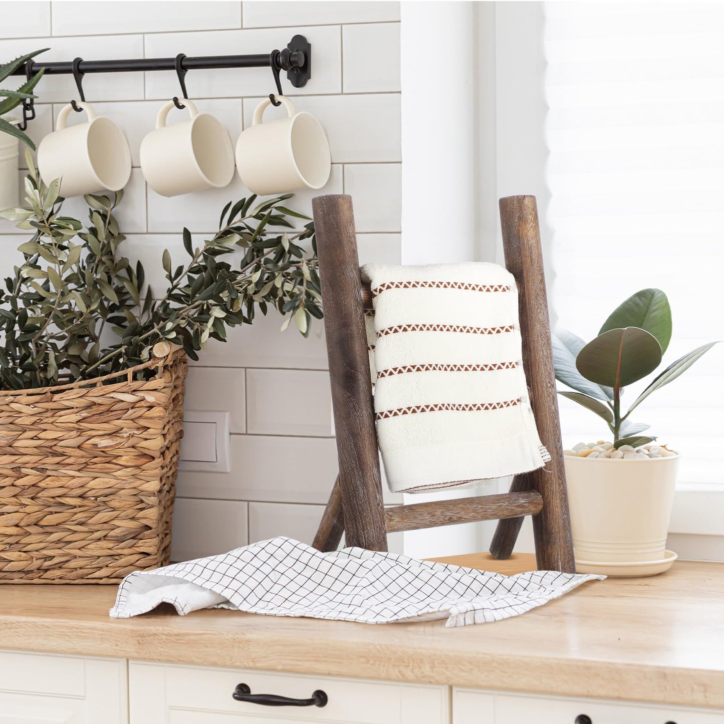 Cinnvoice 2 Pcs Wooden Tea Towel Ladder Rustic Hand Towel Stand Rack Mini Countertop Towel Stand Farmhouse Wood Counter Towel Holder for Bathroom Country Kitchen Office(Wood Color)