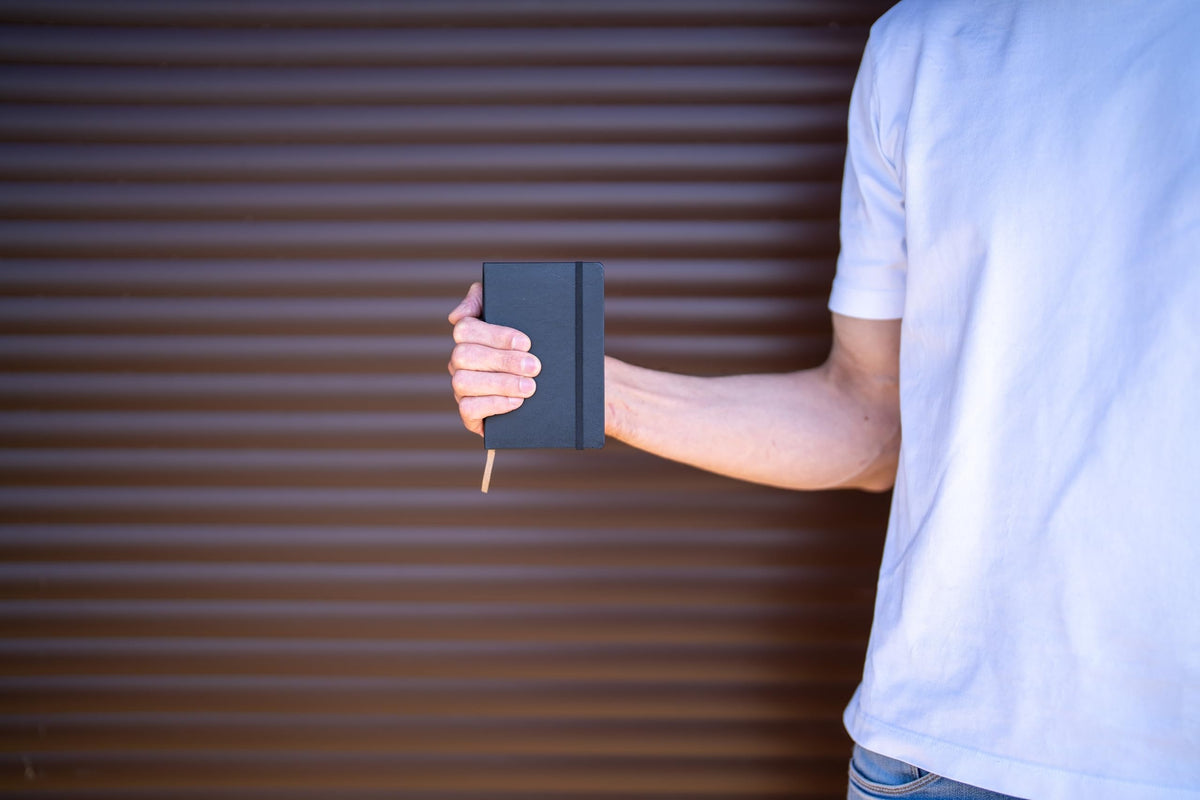 Caderno Clássico, Preto, Capa Dura, Sem Pauta, Tamanho Bolso