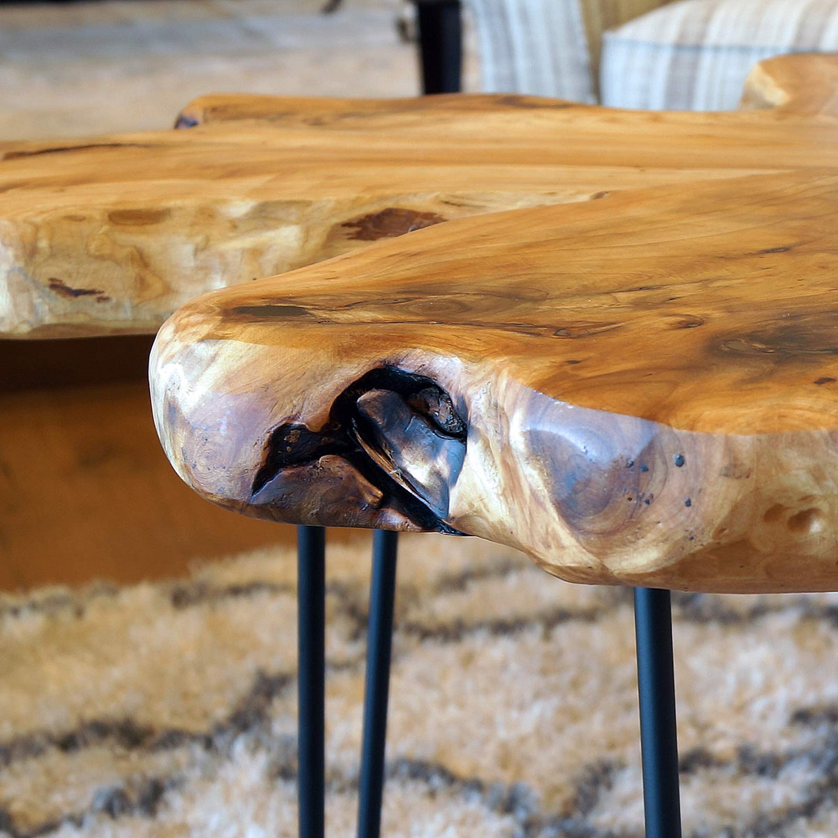 WELLAND Live Edge Cedar End Table, Unique Desktop Side Table,19" L x 16" W x 20.5" H Nightstand, Plant Stand for Living Room, Bedroom, Home Office, Patio