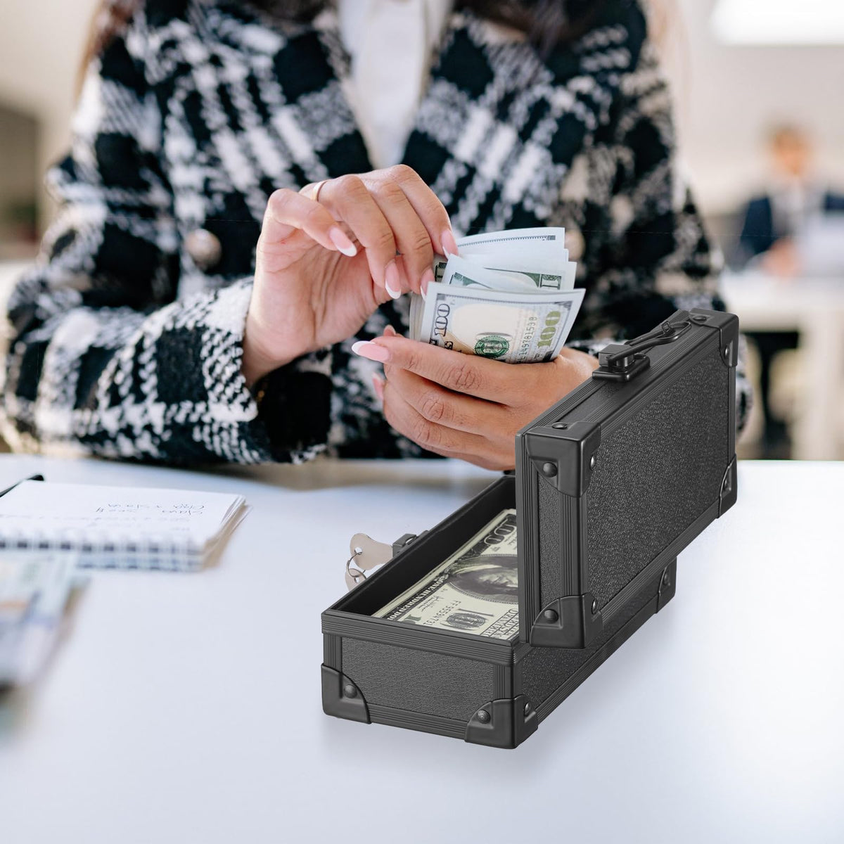 Hipiwe Black Lockable Cash Box Money Storage Case with Lock Aluminium Alloy Money Organizer Currency Tray Piggy Bank for Collector