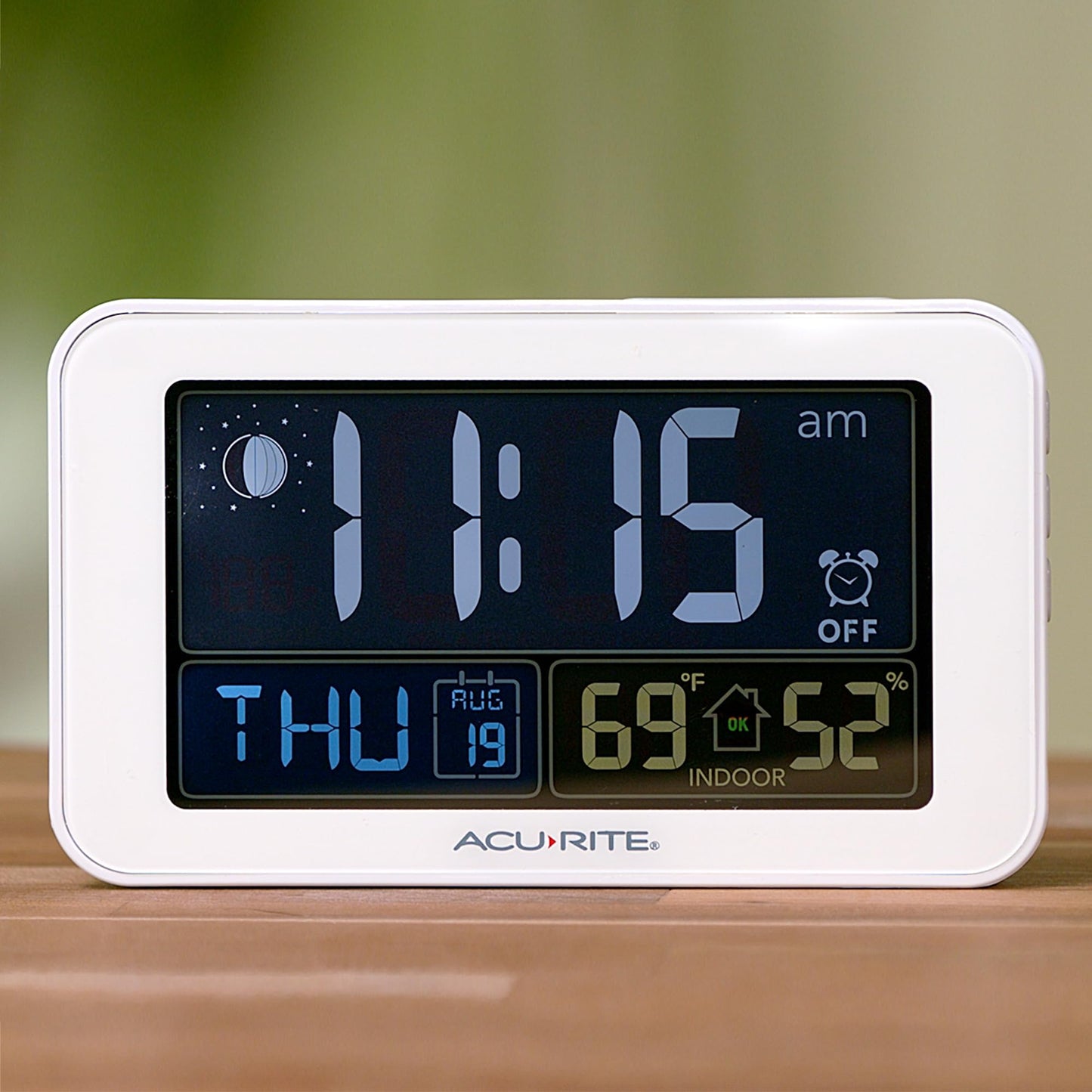 AcuRite Intelli-Time Digital Alarm Clock for Bedroom with USB Charger, Indoor Temperature and Humidity for Heavy Sleepers (13040CA)