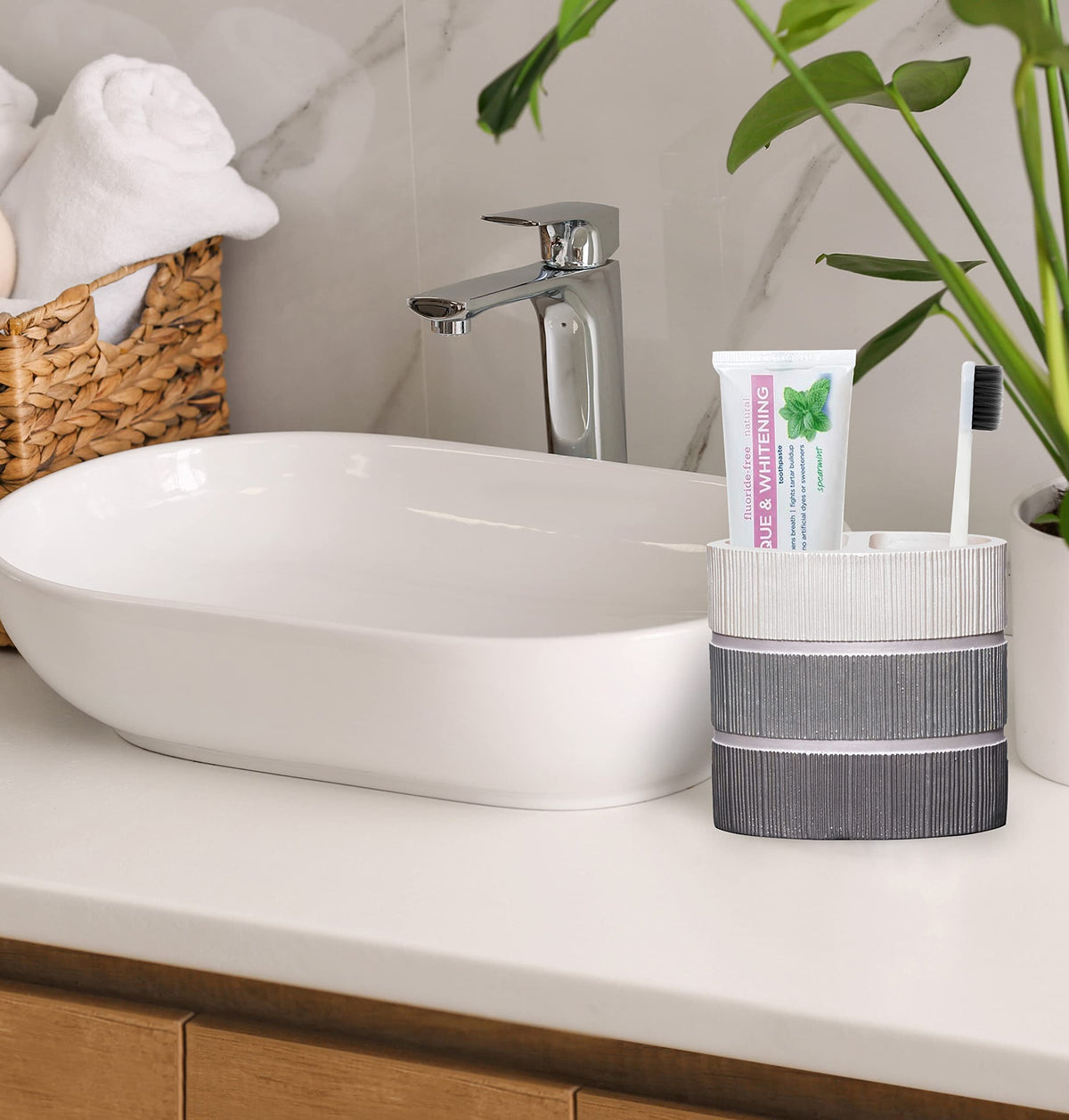 Zahari Home Modern Line Toothbrush Holder - Modern Western Design - Stylish Bathroom Essential - Luxury Decor for Toothbrushes and Toothpaste - Organize with Classic Charm
