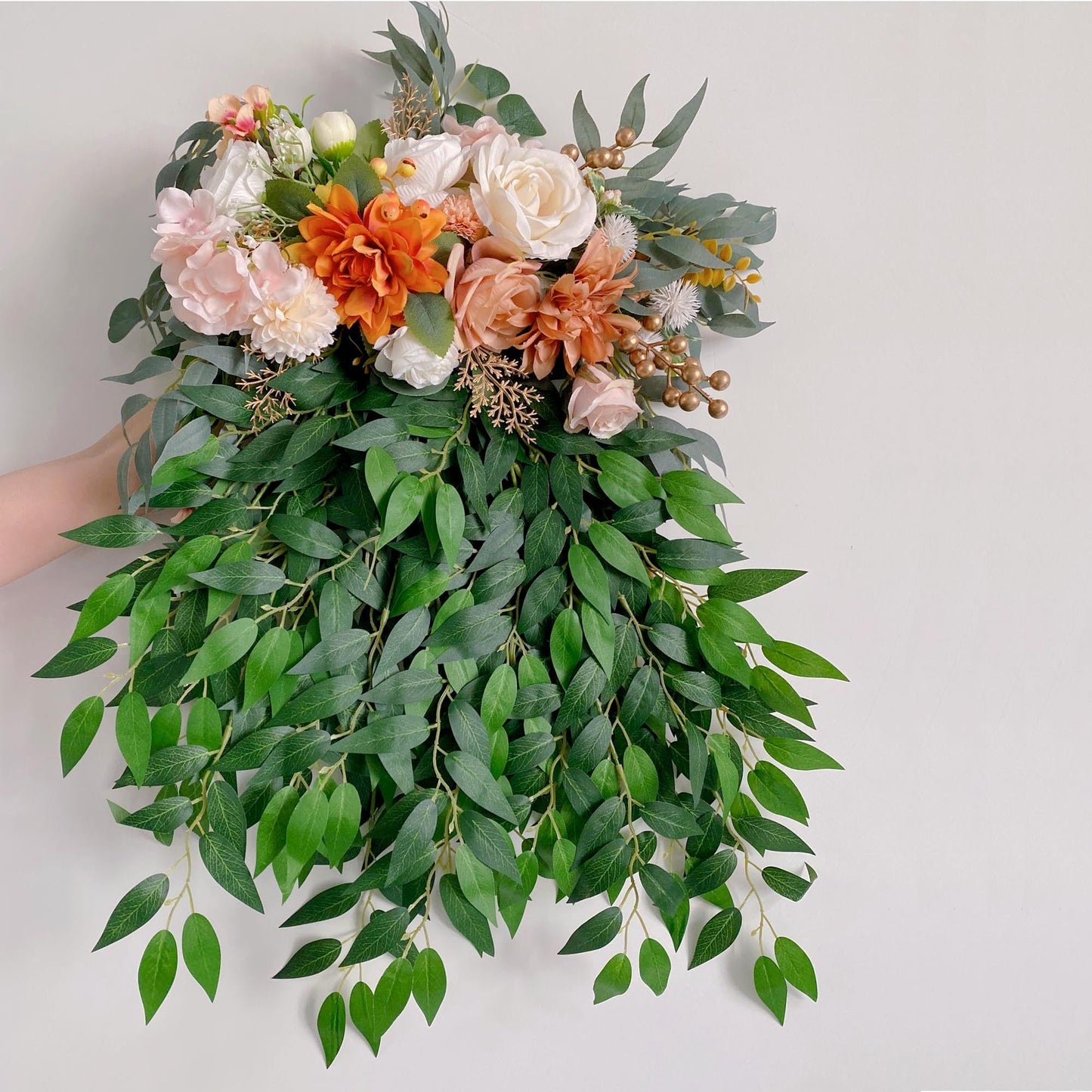 VOELIGT 40pcs Italian Ruscus Greenery 68cm Artificial Greenery Stems Leaf Greenery Garland for Wedding Arch Flowers Centerpieces Balloon Arch Home Decor