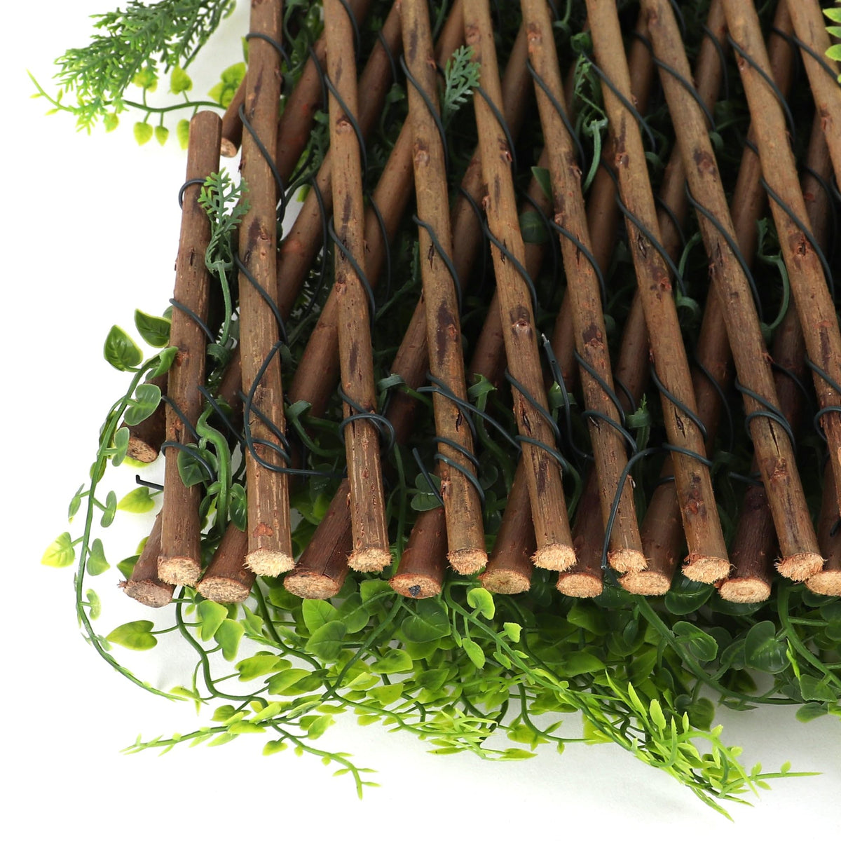 3rd Street Inn™ Leaf Trellis - Bamboo Greenery Panel - Boxwood and Ivy Privacy Fence Substitute - DIY Flexible Fencing (1, Juniper)