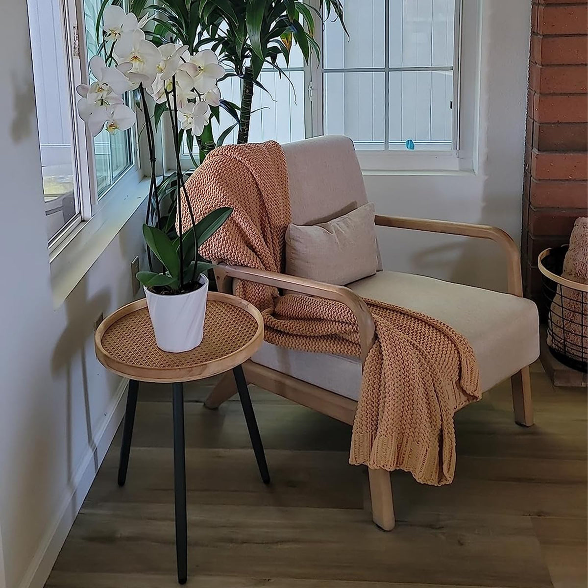 Tiita Rattan Round End Table Mental Side Table Nightstand/Small Wood Tables Accent Coffee Table with Wooden Tray for Living Room Bedroom Office Small Space