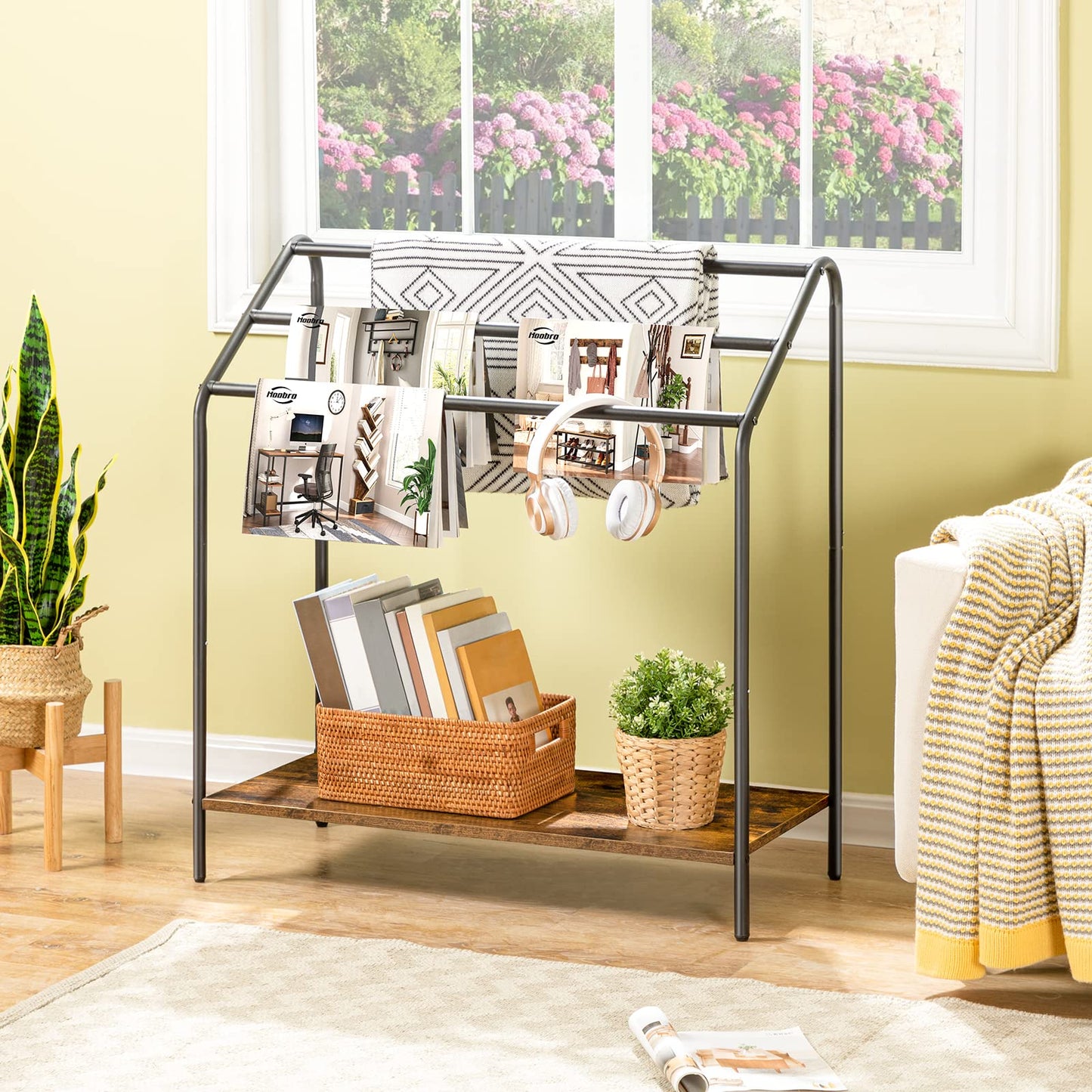 HOOBRO Freestanding Towel-Rack for Bathroom, 3 Tier Blanket Rack for Living Room, 31.5" L x 14.2" W x 33.9" H, Quilt Blanket Ladder Holder, Drying and Display Rack, Rustic Brown and Black BF80LB01