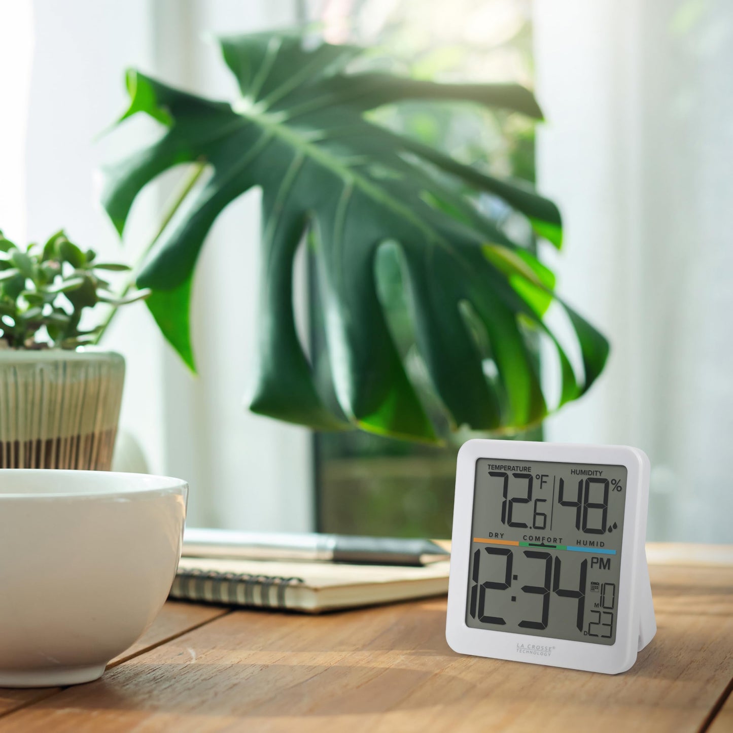 La Crosse Technology 302-1408-TBP Indoor Comfort Meter with Time & Date