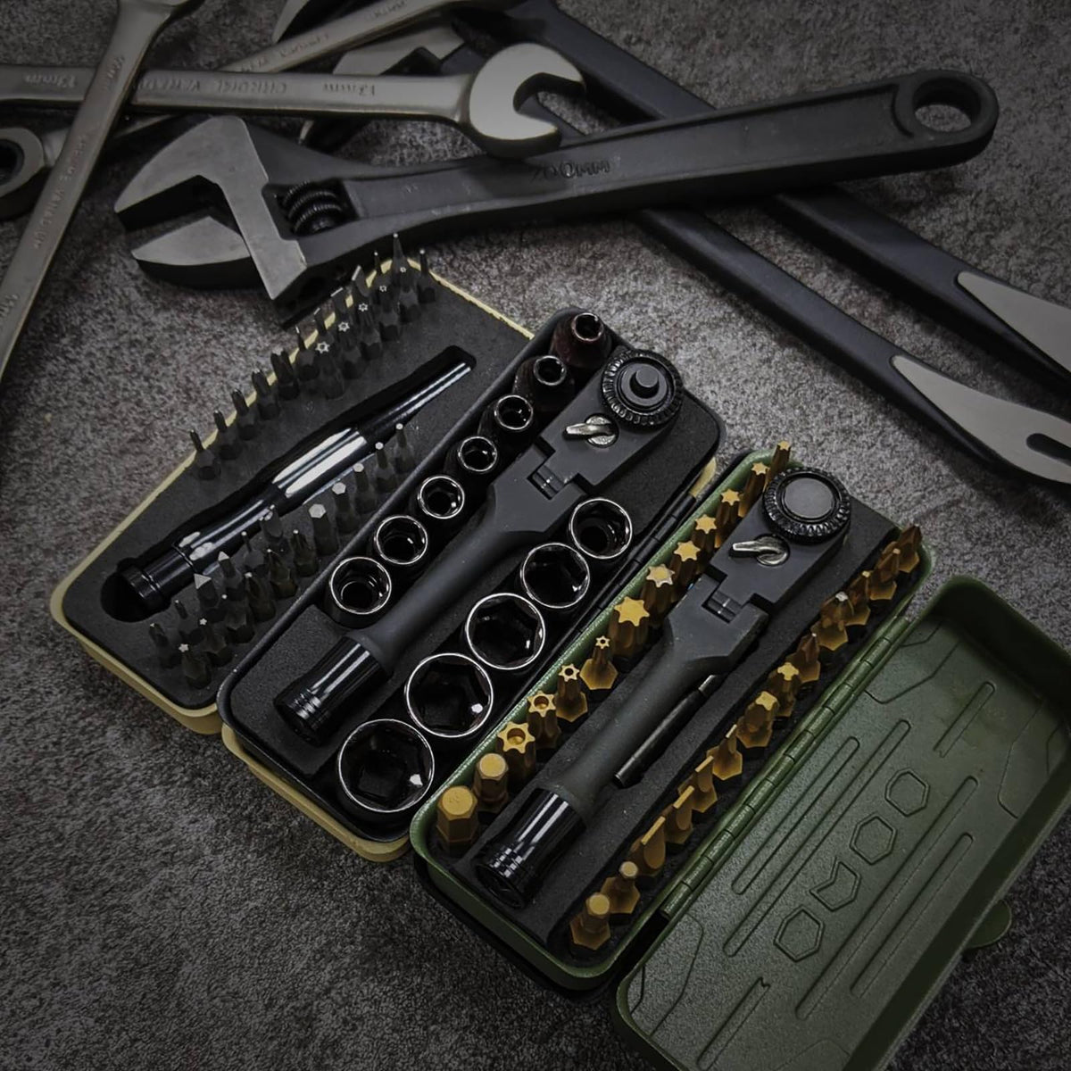 KESI Tool 77-Piece Torx bit Set Fully Armed Set with Waterproof Camera Hard Protective Case with 29-Piece 1/4" Multi Function Bits Set & 13-Piece 1/4" Spline Set & 35-Piece Precision Bits Set (Black)