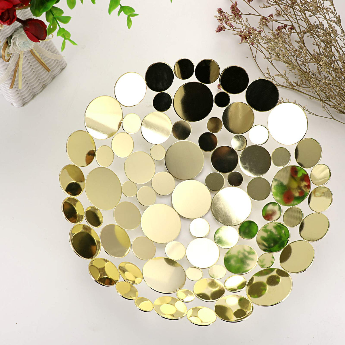 OwnMy Metal Fruit Bowl Basket Creative Table Centerpiece Fruit Stand Decorative Countertop Fruit Holder for Kitchen Counter, Iron Large Fruit Plate Round Storage Tray for Bread Snacks Candy (Golden)