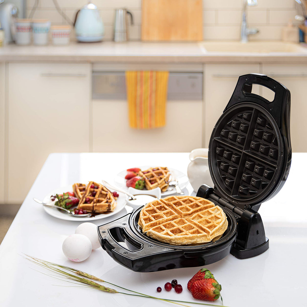 Moss & Stone Belgian Waffle Maker, Electric Flip Waffle Machine with Adjustable Temperature Control, Non-Stick Grids for Smooth Release, Compact 8-Inch Round Waffle Maker, Black