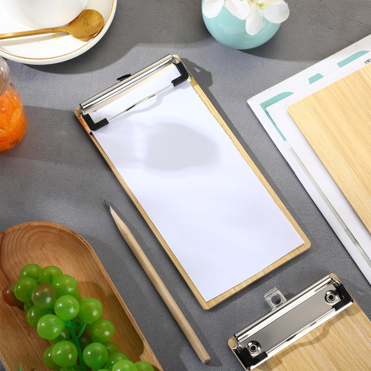 Harloon 50 Pcs Mini Wood Clipboard Check Presenters Bulk Small Wooden Clip Half Page Clipboard Check Presenter for Restaurants Waitress Guest Receipt Menu Holder, 8 x 4'' (Light Brown)