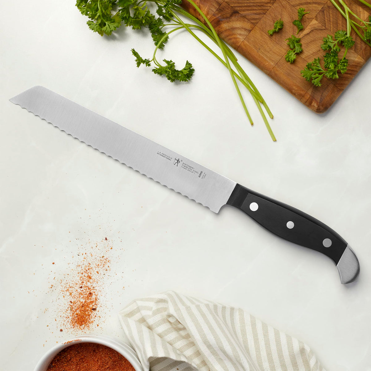 HENCKELS Statement Razor-Sharp 8-inch Bread Knife, Cake Knife, German Engineered Informed by 100+ Years of Mastery, Black