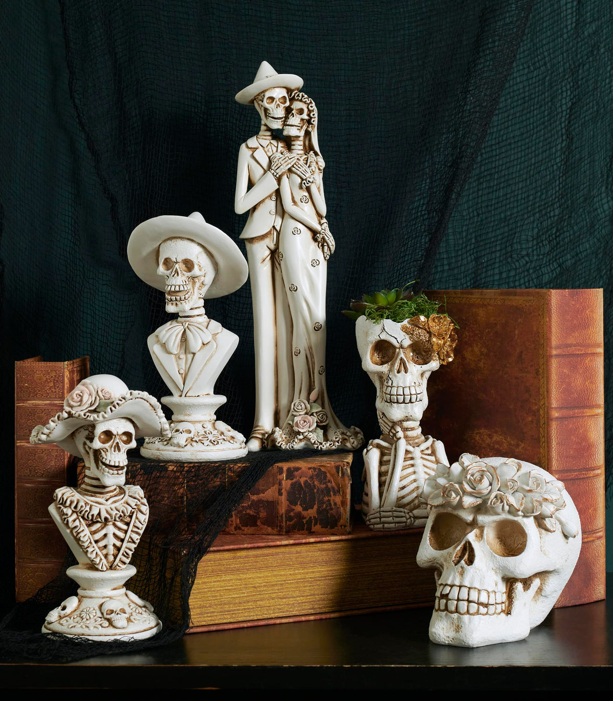 Primitives by Kathy Halloween Seasonal Home Decor Accessory Skeleton Couple Figurine - Halloween Resin Decorative Item